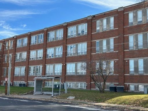 Beautiful Two Bedroom available in Historic Building – photo 1