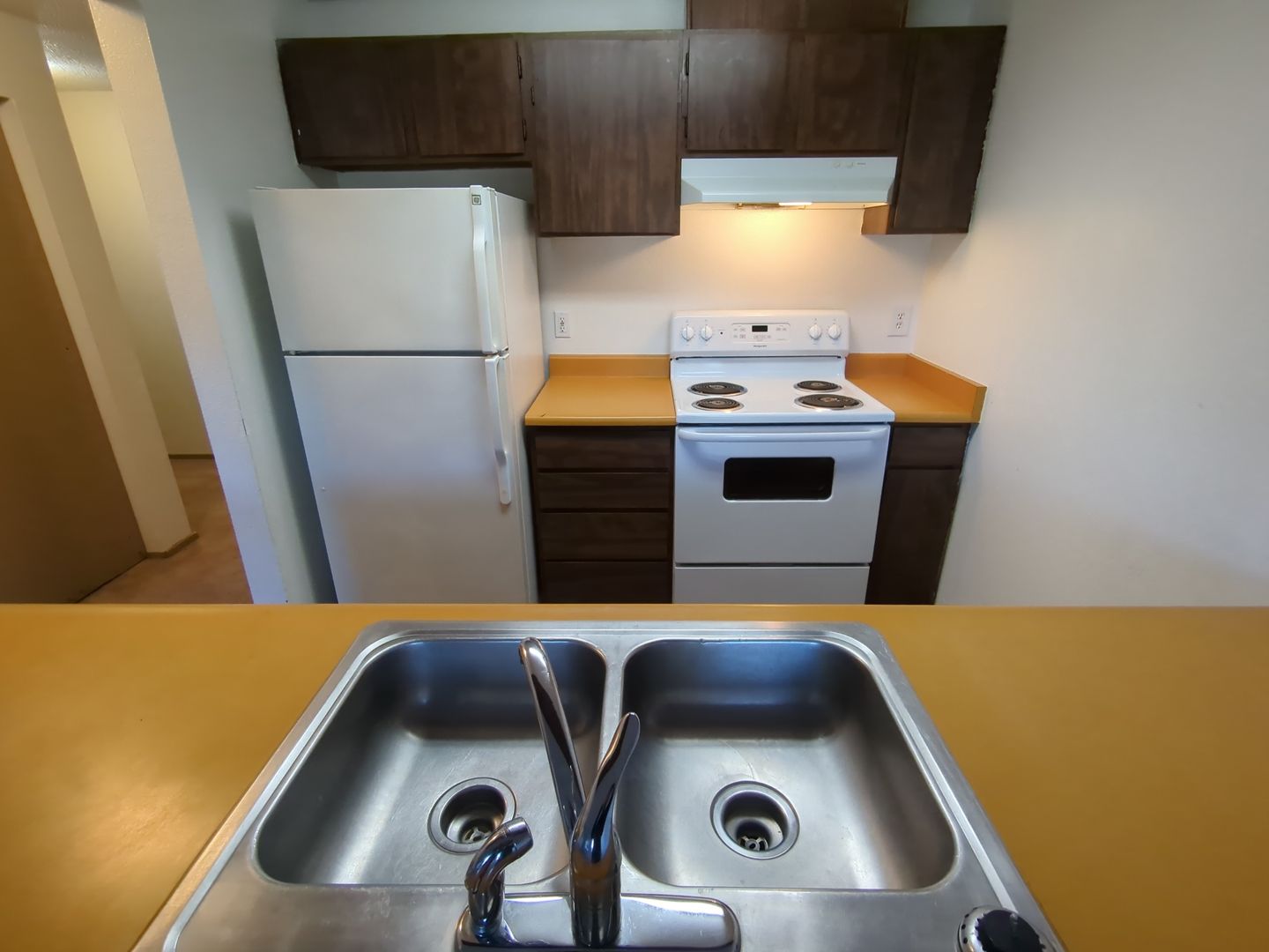 South Bend Apartment: 506 Willapa Ave