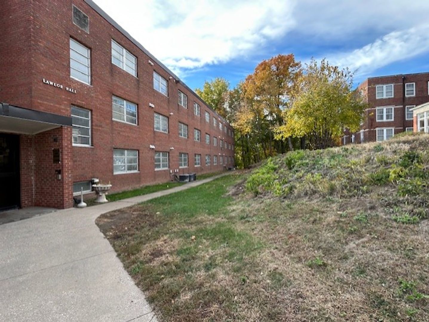 Davenport Apartment: 1607 W 12th Street