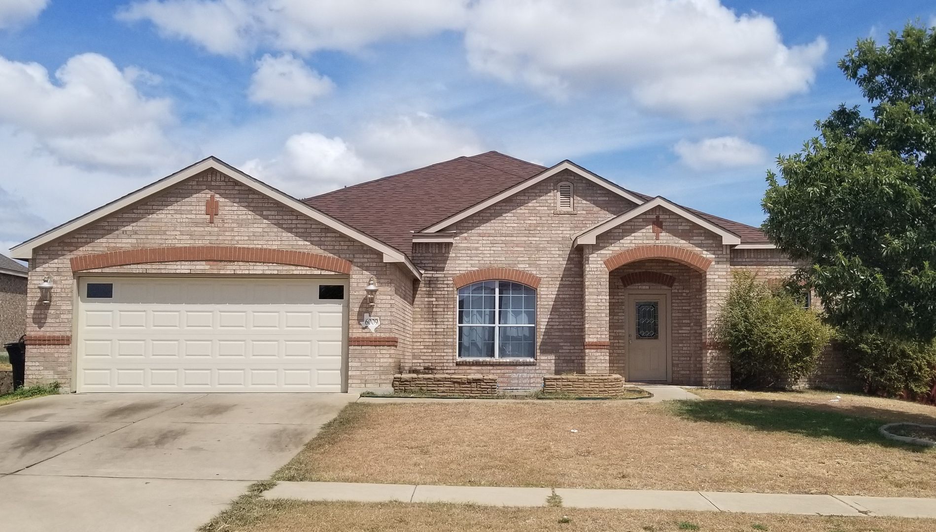 KILLEEN House: 6009 GRAPHITE