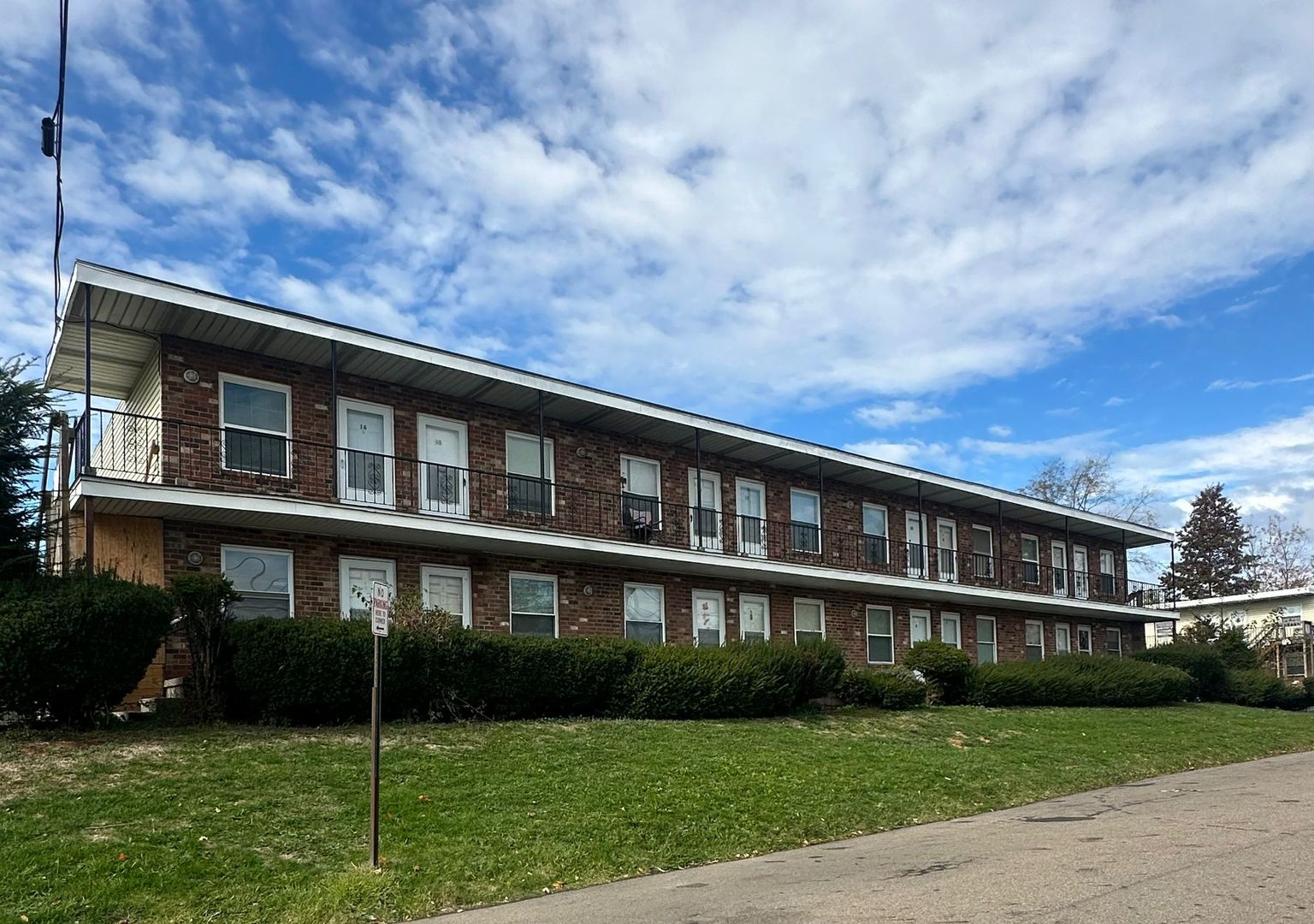 Akron Apartment: 766 - 769 | 780- 794  Anderson Avenue