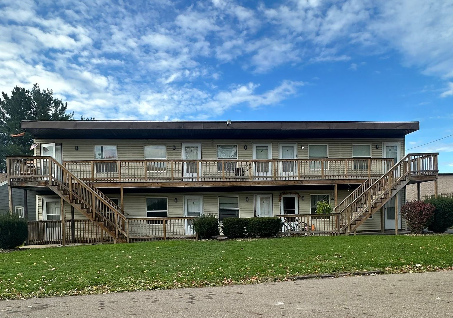 Akron Apartment: 766 - 769 | 780- 794  Anderson Avenue