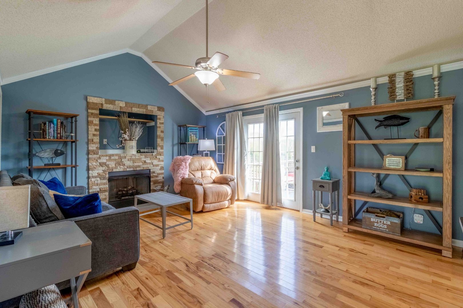 Clarksville House: 939 Drum Lane