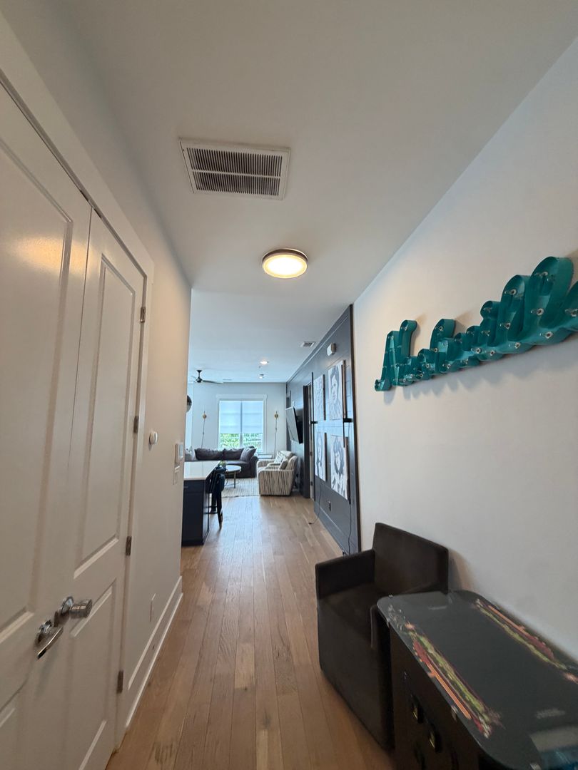 Nashville House: 119 Acklen Park 204