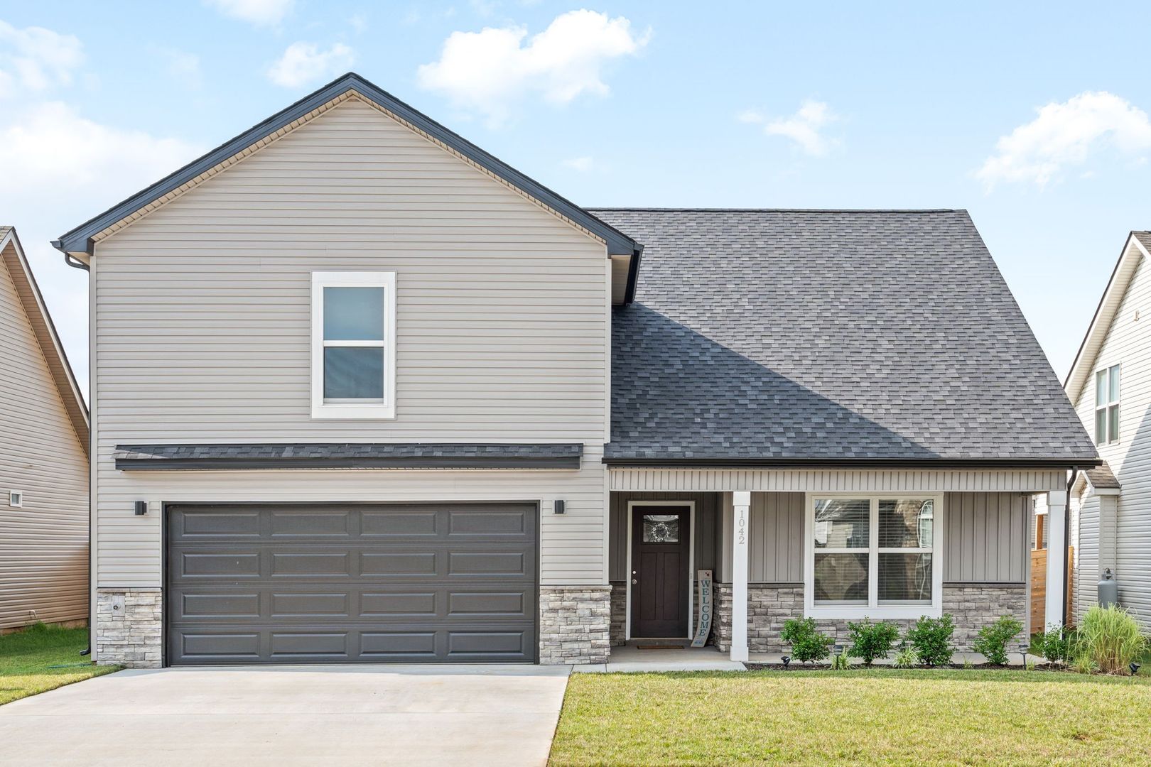 Clarksville House: 1042 Creek Way