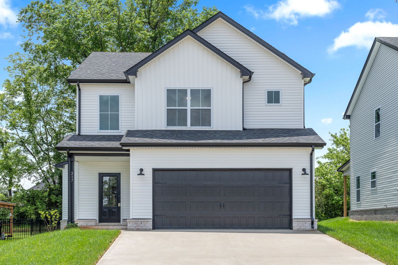 Clarksville House: 217 Wesson Dr.