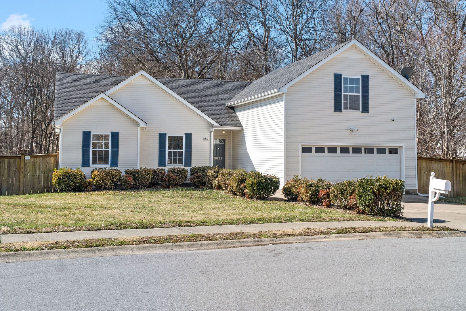 Clarksville House: 3832 Cannondale Drive