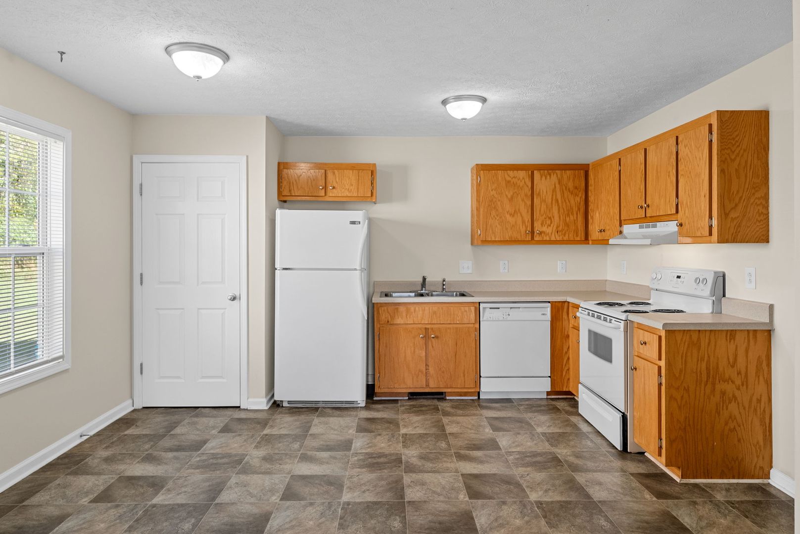 Clarksville Apartment: 105 Solid Rock Court