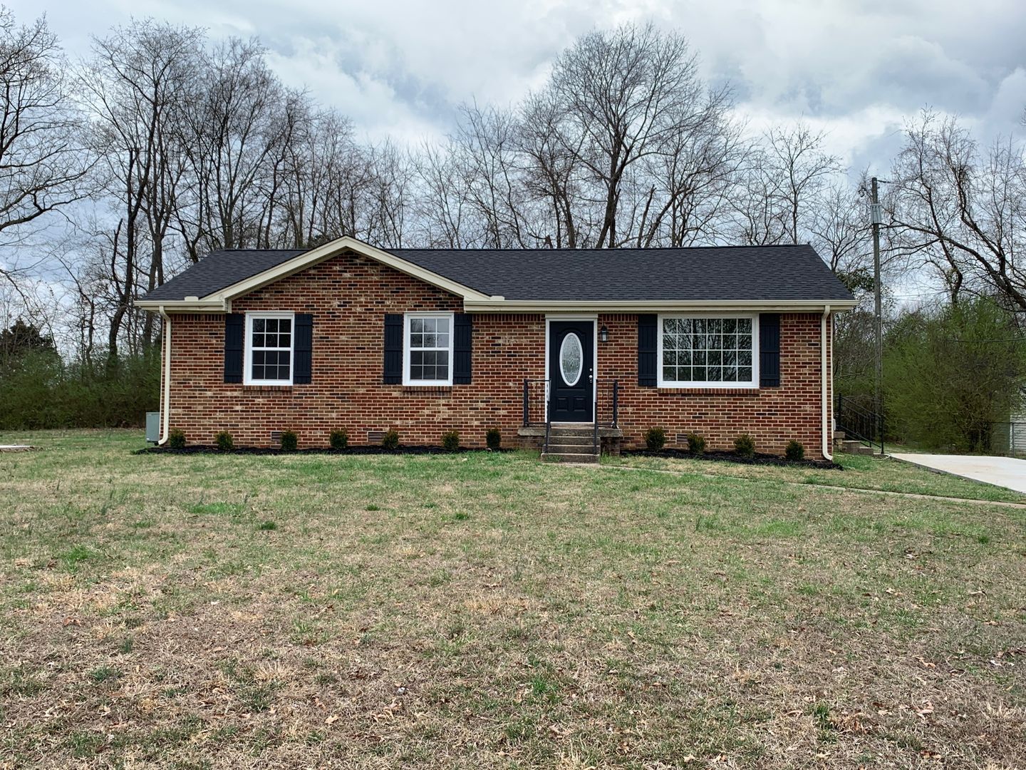 Clarksville House: 2732 Ann Drive
