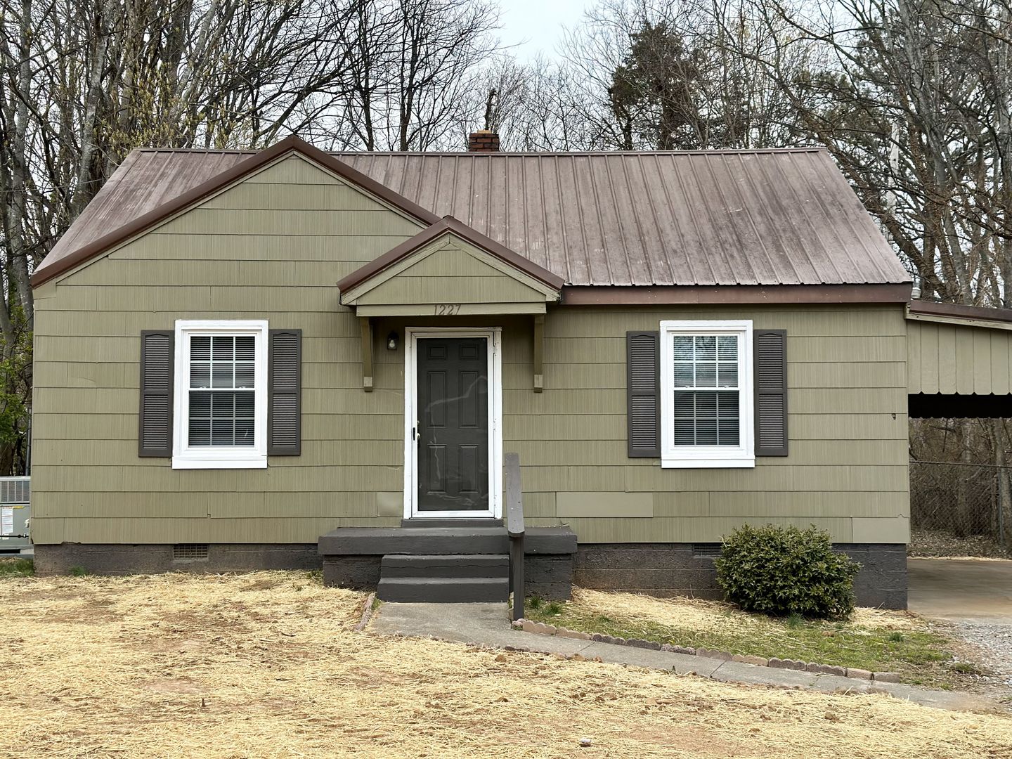 Clarksville House: 1227 Daniel Street