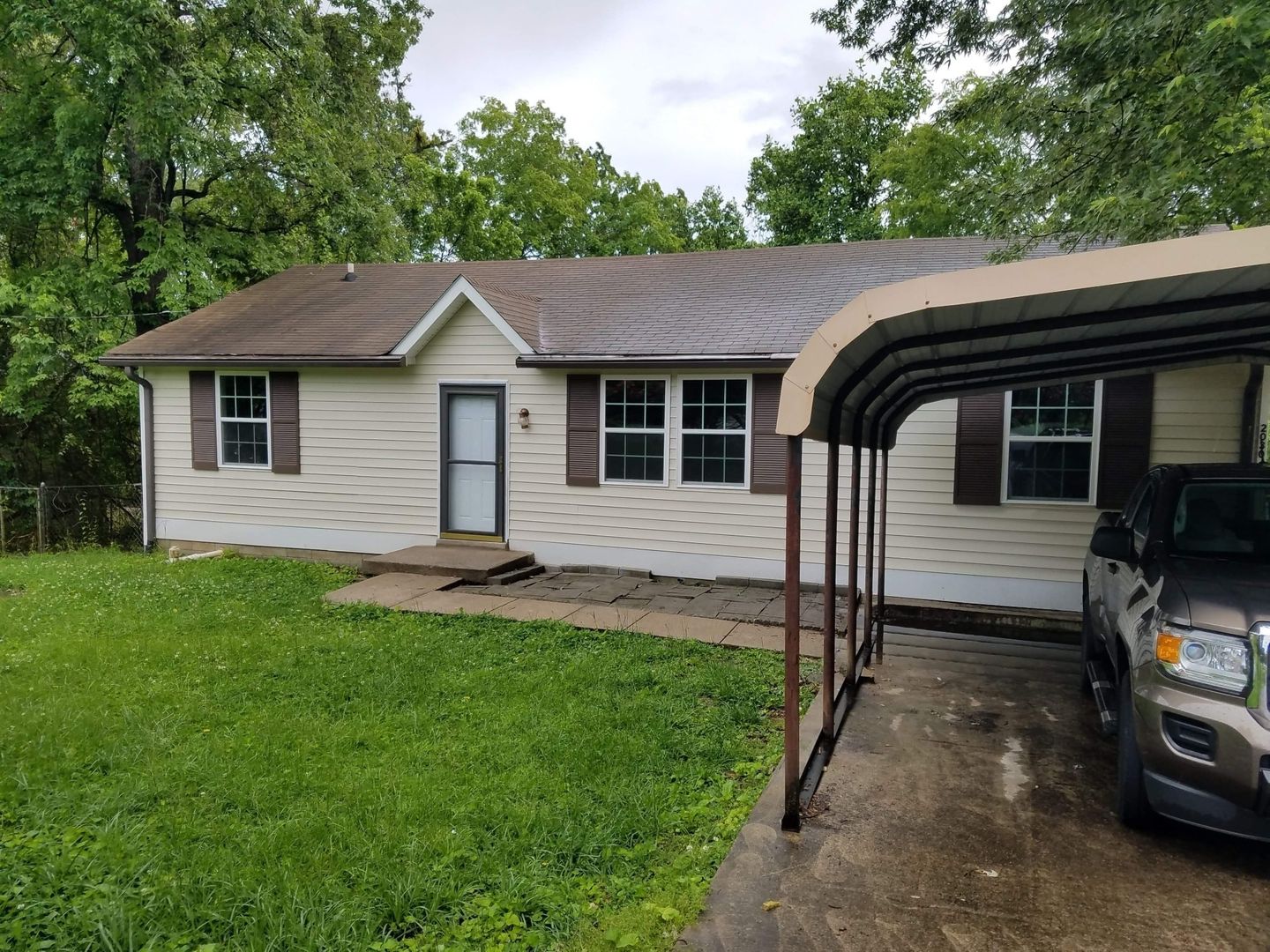 Clarksville House: 2030 Lintwood Dr.