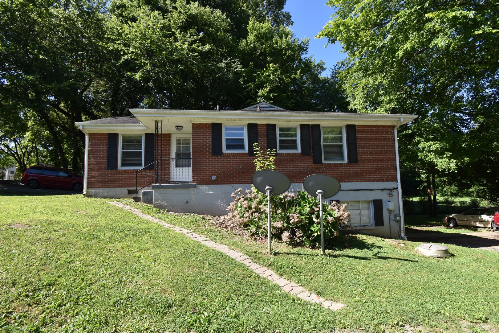 Clarksville Apartment: 406 Hietts Ln