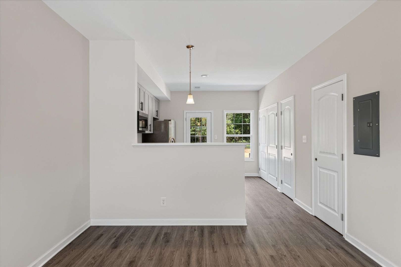 Midtown Place - Summitcrest Dr. - 299 (x72) 12 of 12
