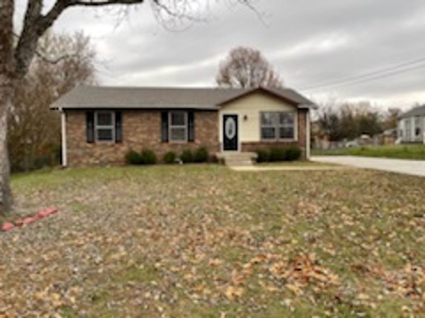 Clarksville House: 907 Ryan Drive
