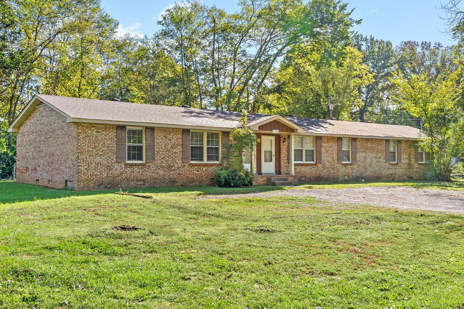Clarksville Apartment: 98/124 Tandy Drive