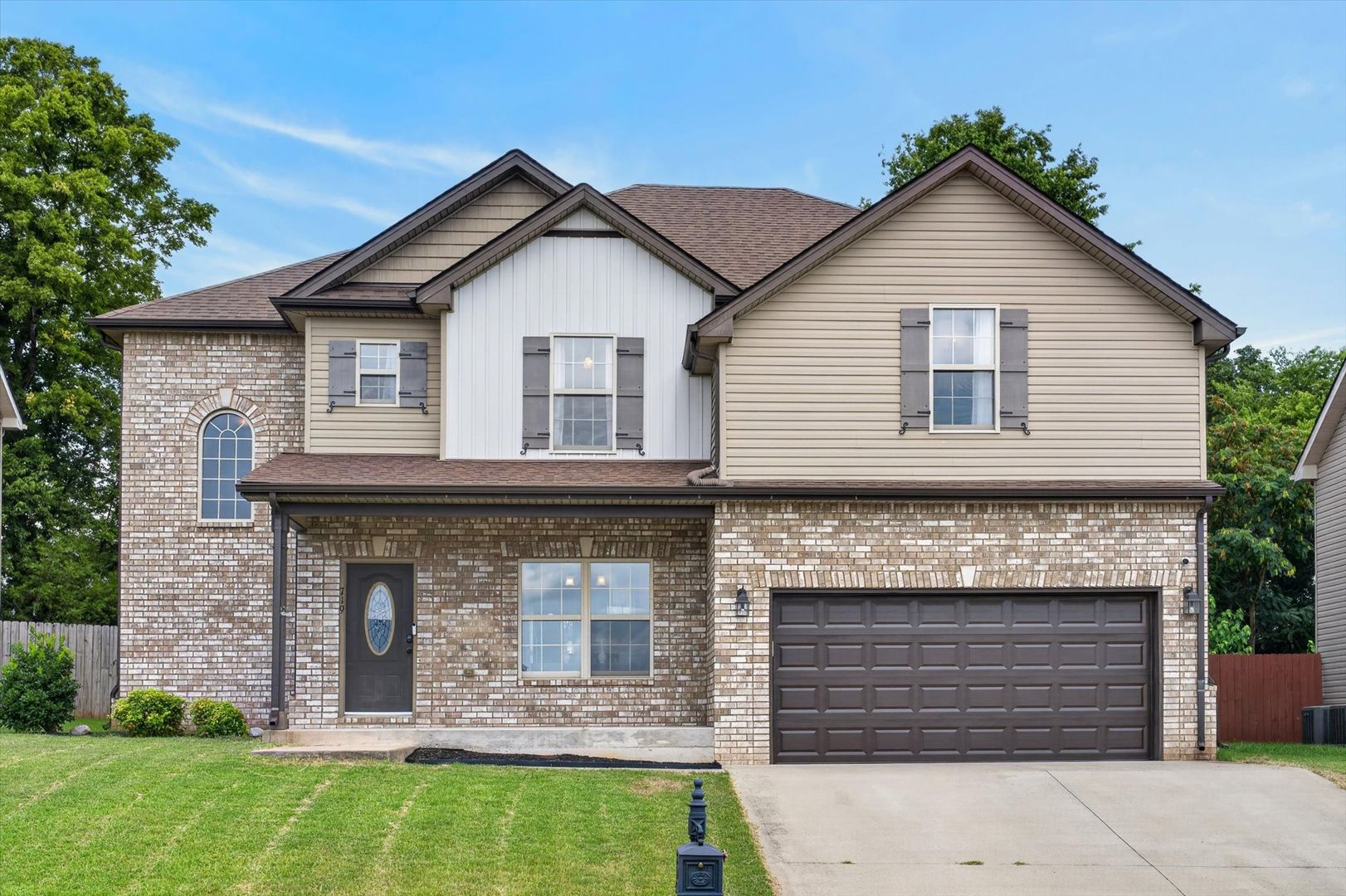 Clarksville House: 719 Sturdivant Drive
