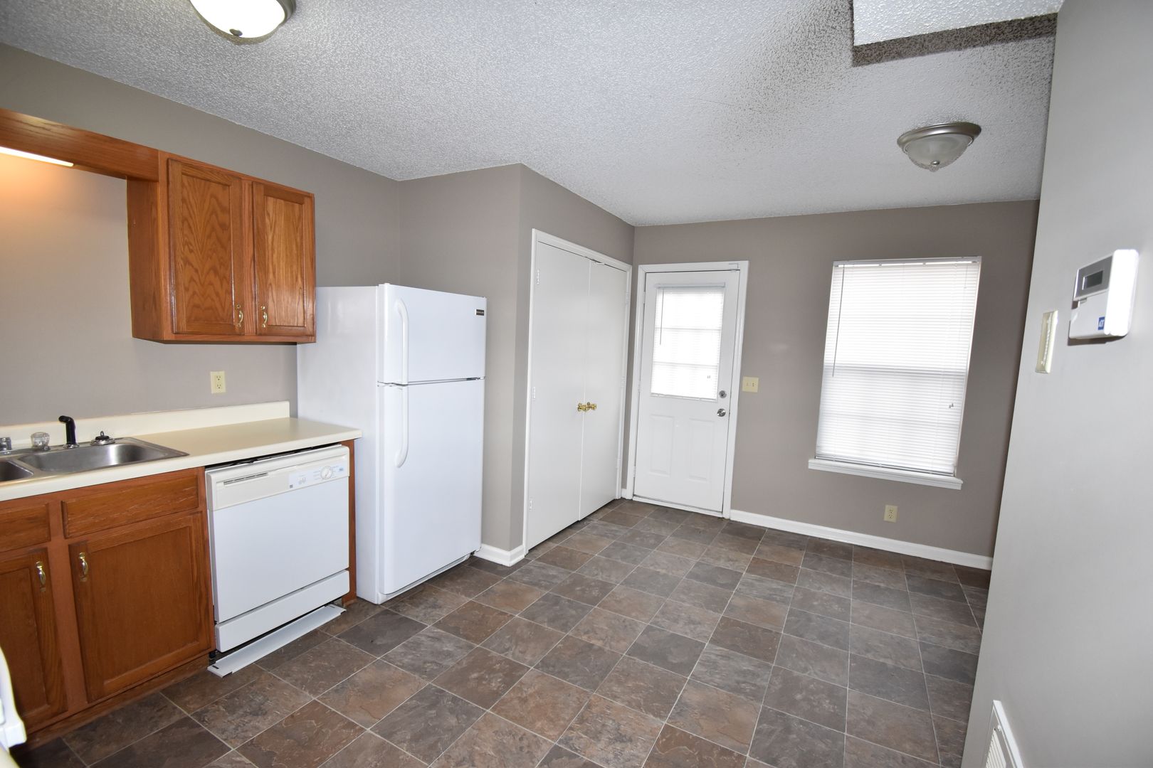 Clarksville Apartment: 107 Ballygar Street