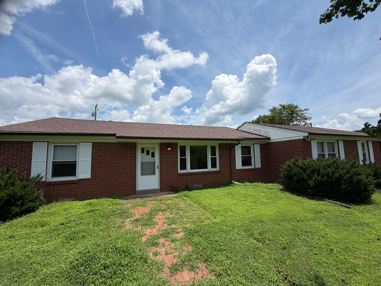 Cunningham House: 3252 Marthas Chapel Rd.
