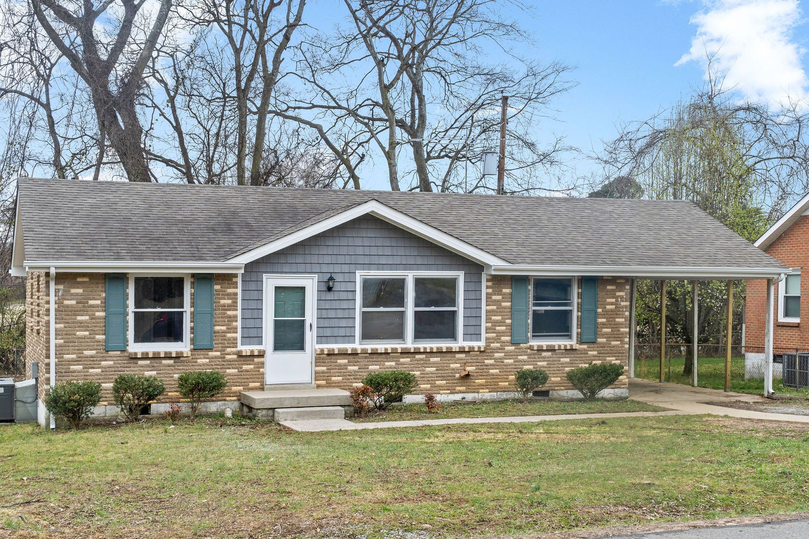 Clarksville House: 786 Hayden Drive