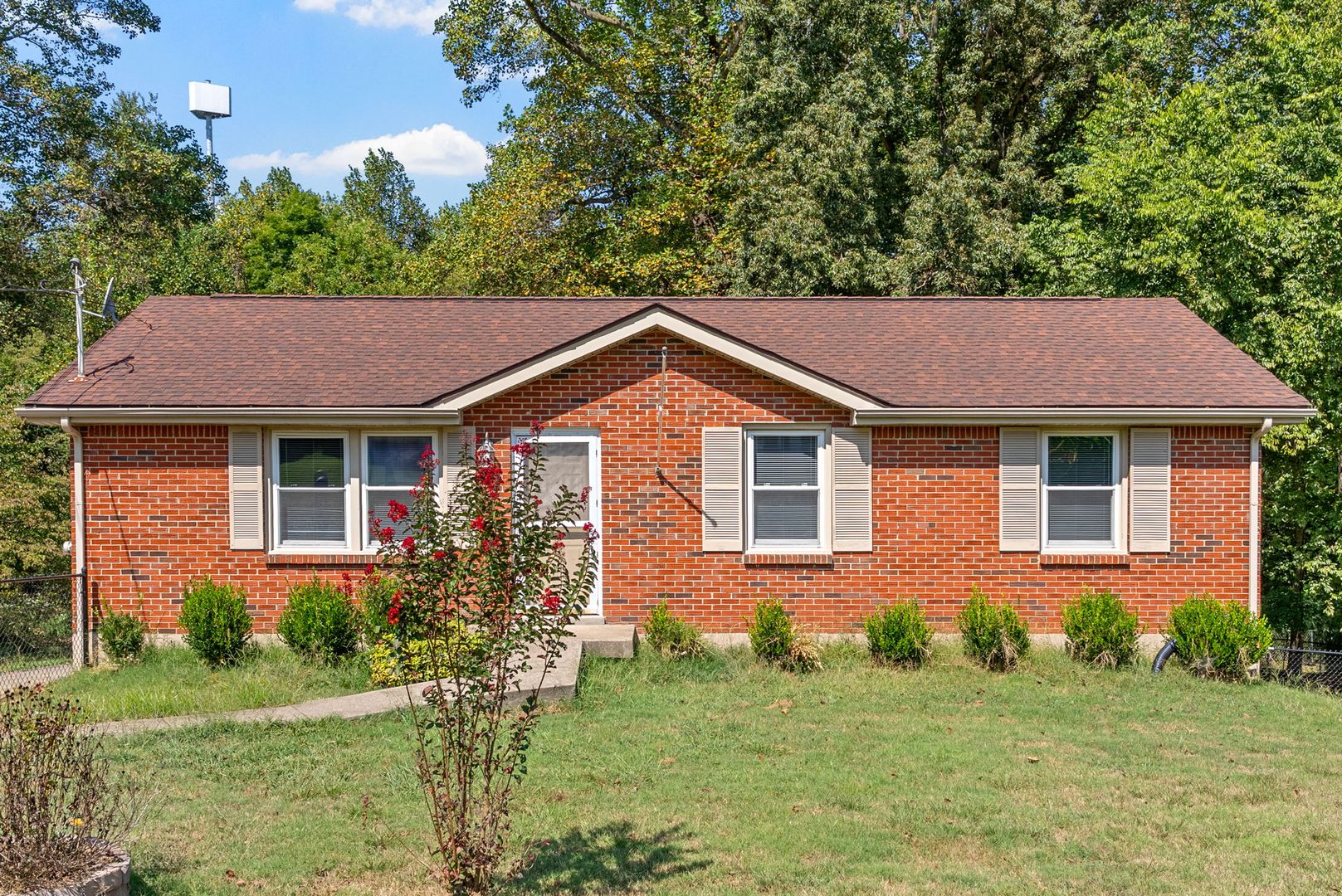 Clarksville House: 809 Pollard Road
