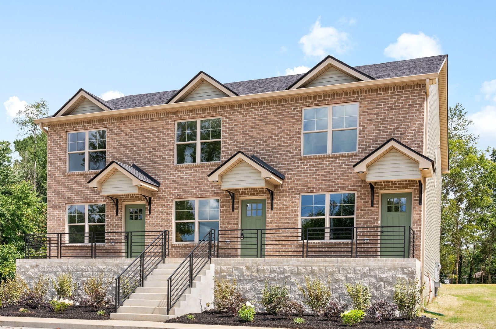 Clarksville Apartment: 923 Greenwood Avenue