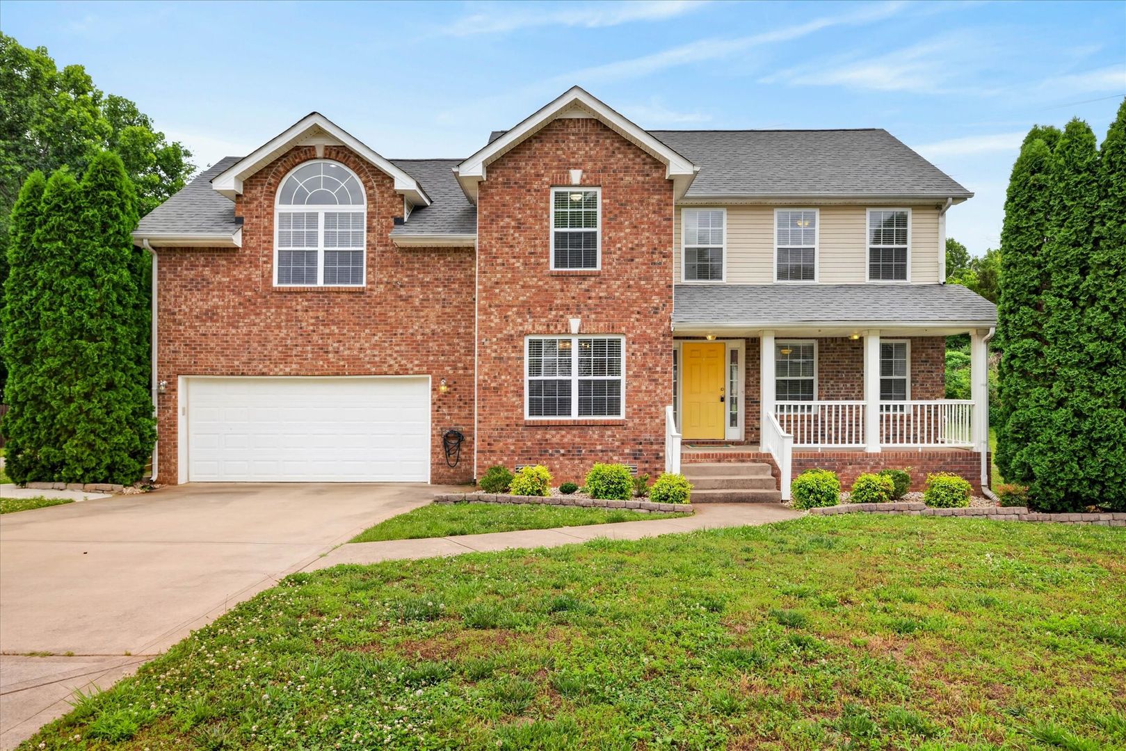 Clarksville House: 843 Nandina Court
