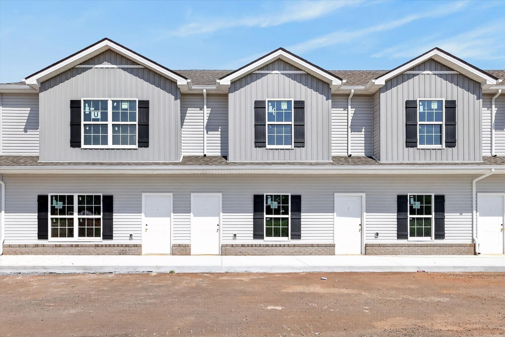 Midtown Place - Summitcrest Dr. - 299 (x72) 6 of 12