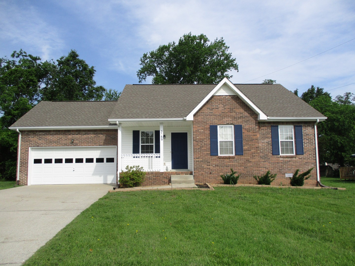 Clarksville House: 3169 Buckhorn Ct