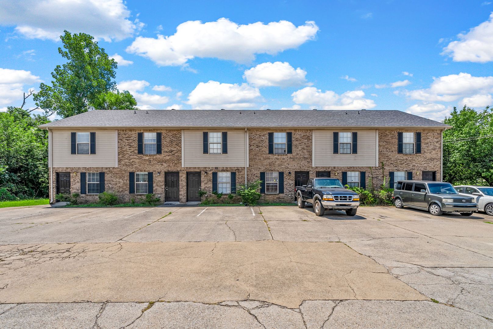 Clarksville Apartment: 119 Ballygar Street