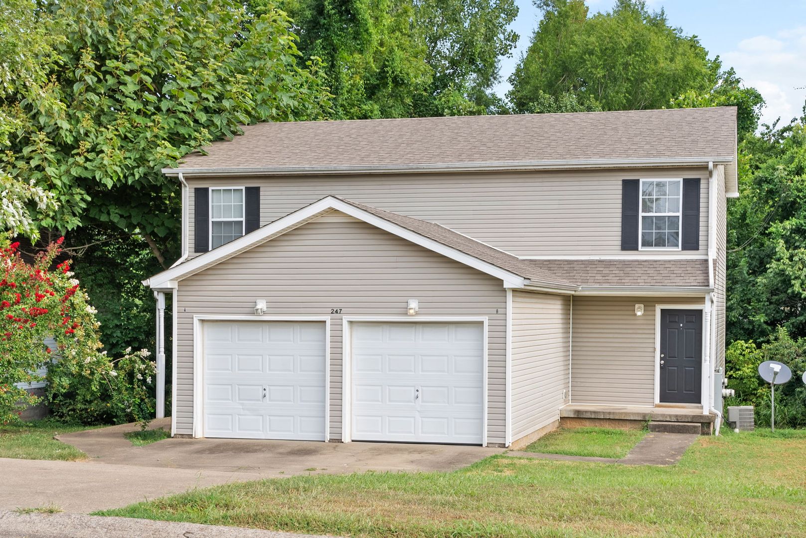 Clarksville Apartment: 247 Senator Drive