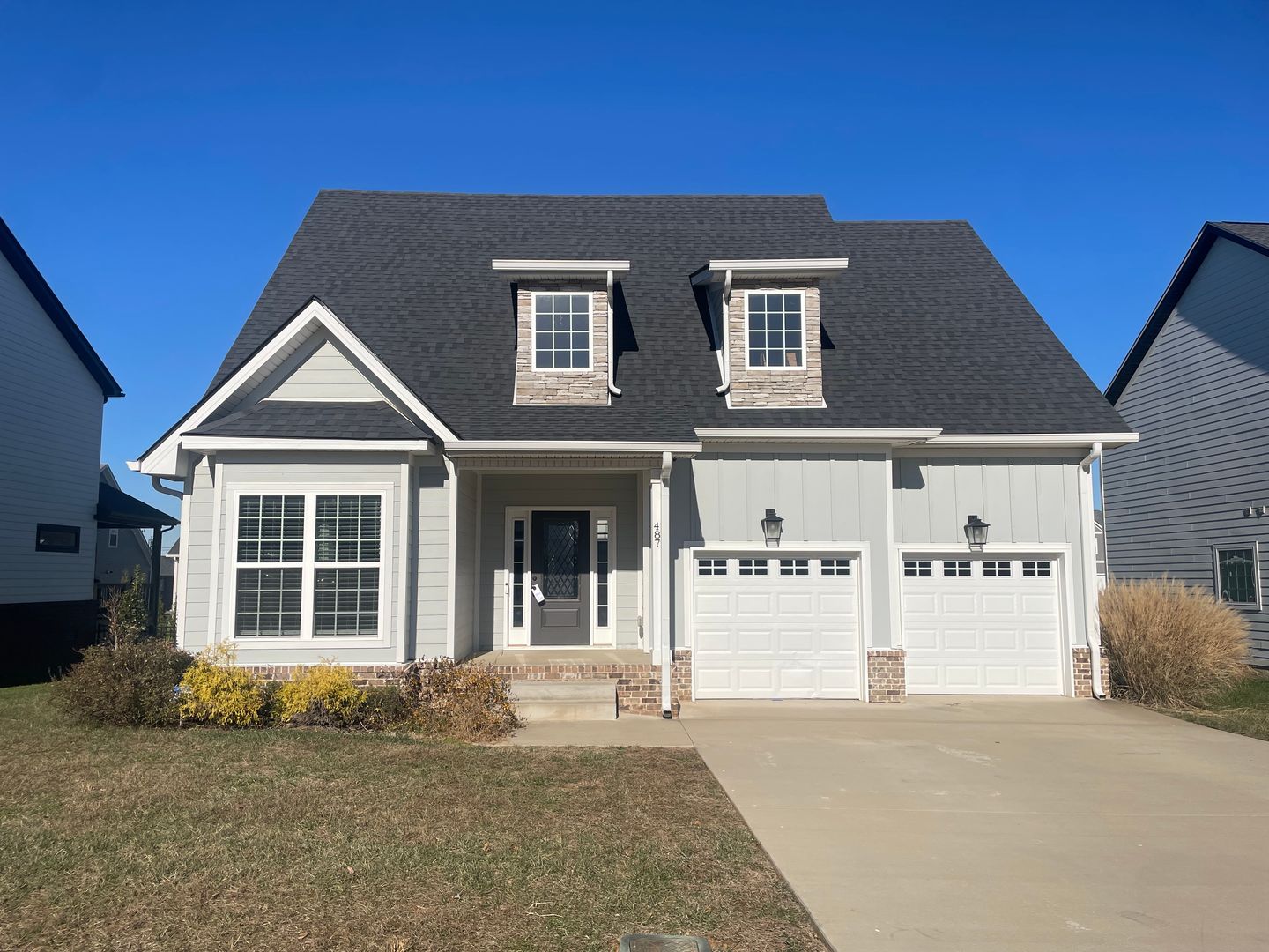 Clarksville House: 487 Spiderwort Drive