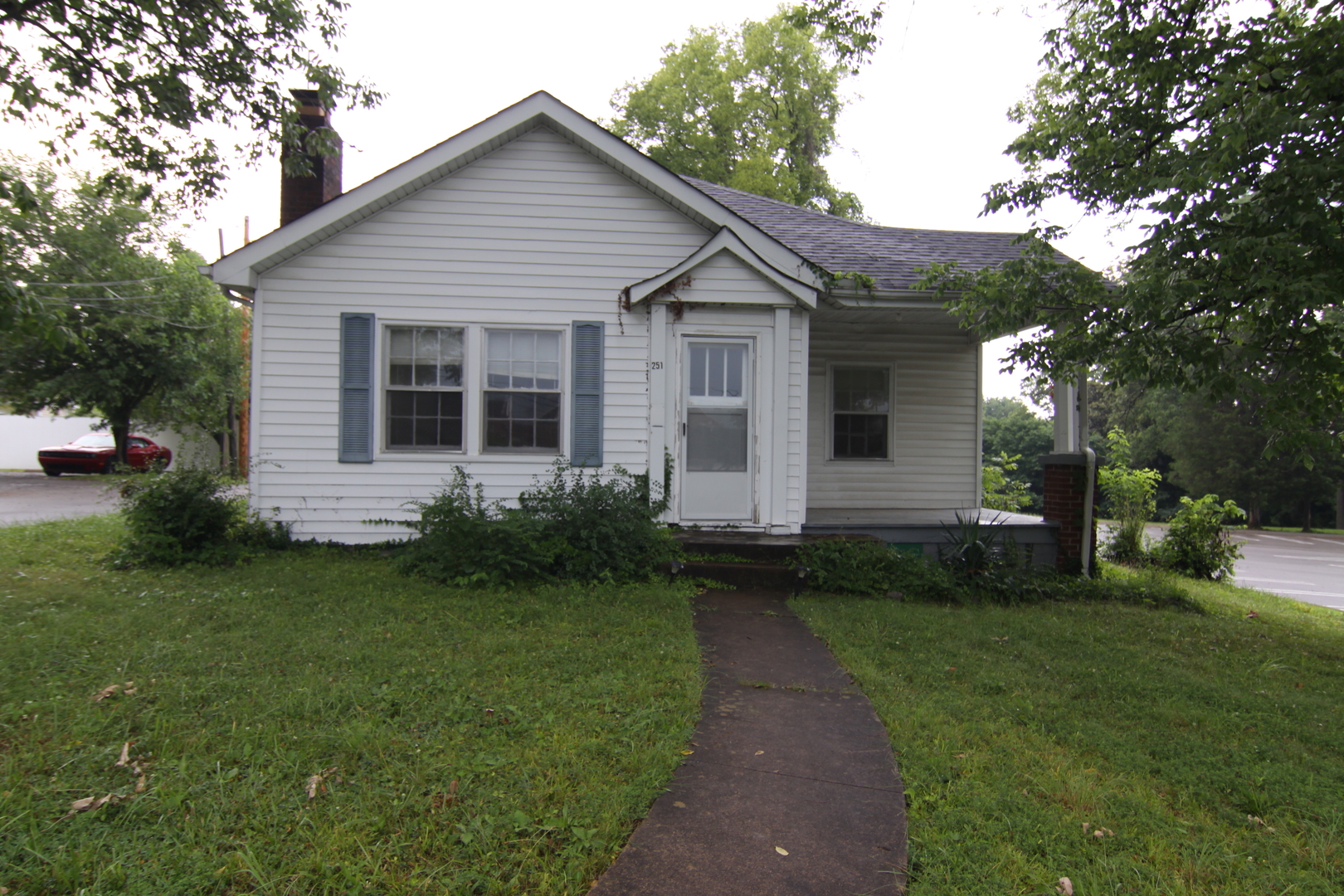 Clarksville House: 251 Forbes Avenue