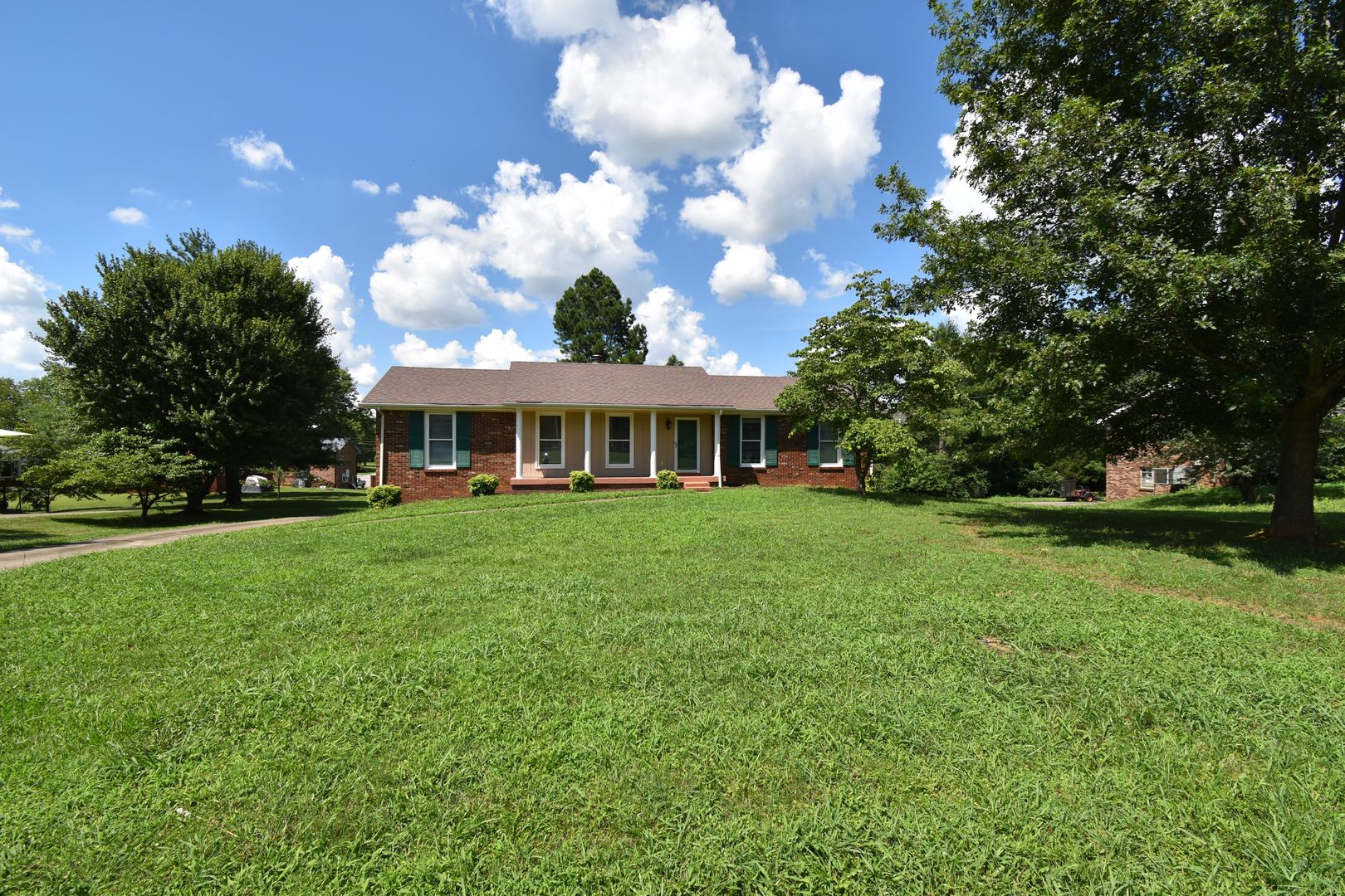 Clarksville House: 3049 Westchester Drive