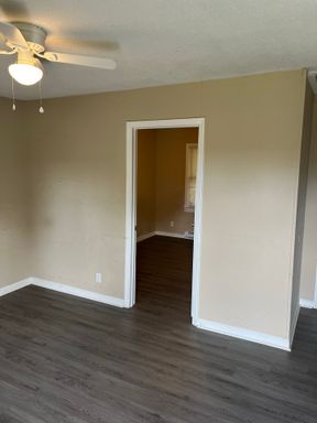 2 Bedroom Apartment Just Minutes From APSU! – photo 1