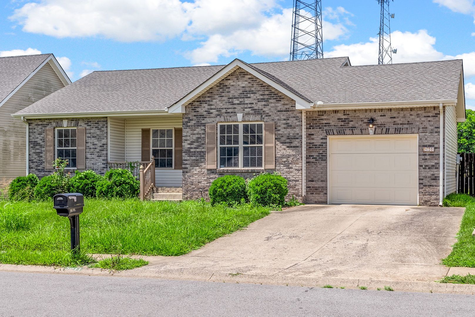 Clarksville House: 2611 Cider Drive