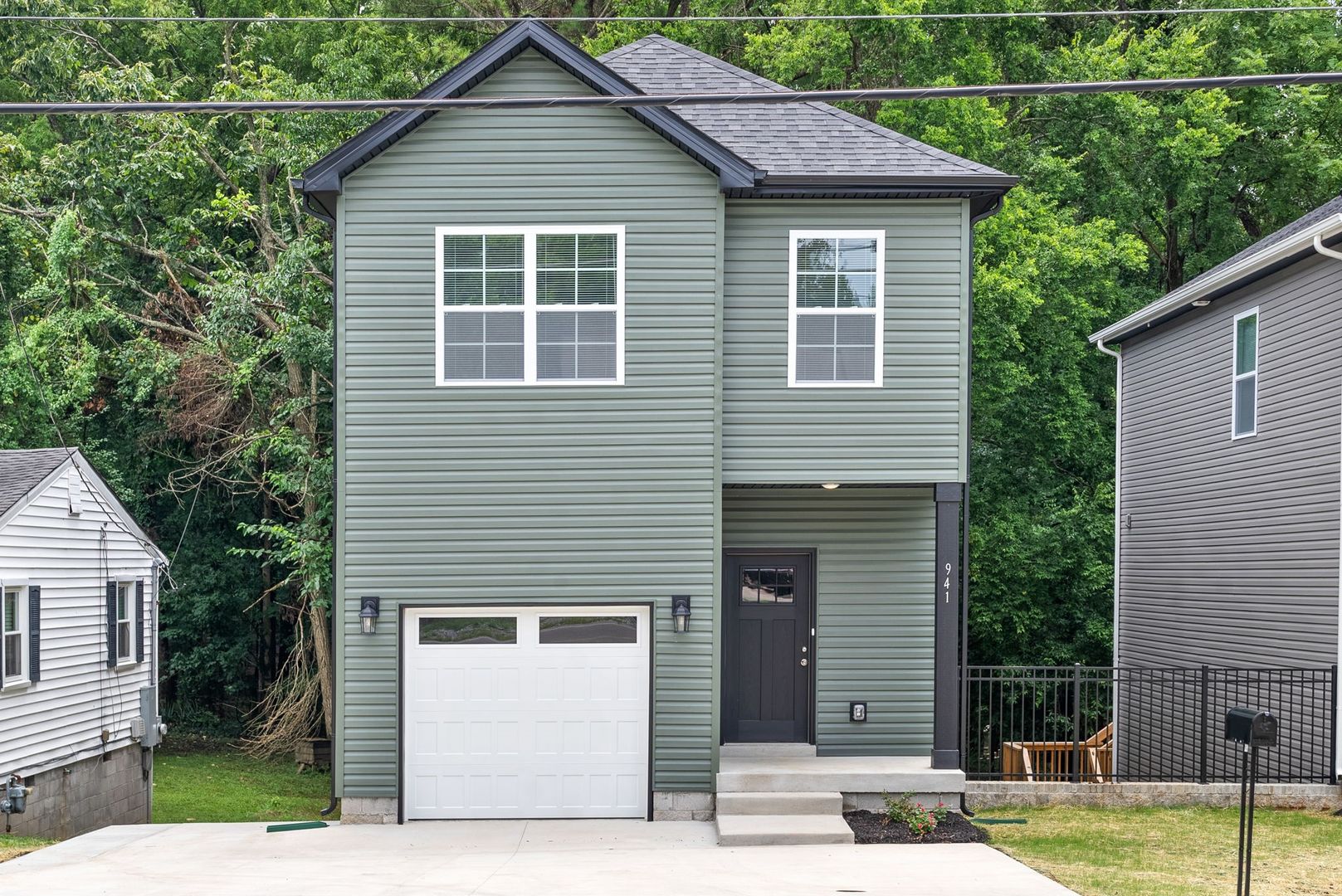 Clarksville House: 941 Cumberland Drive