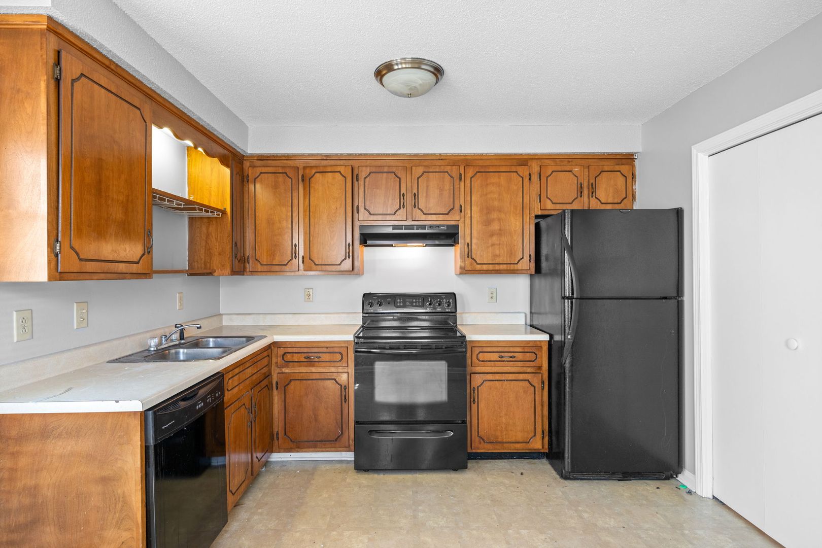 Clarksville Apartment: 923 Kingsbury Drive