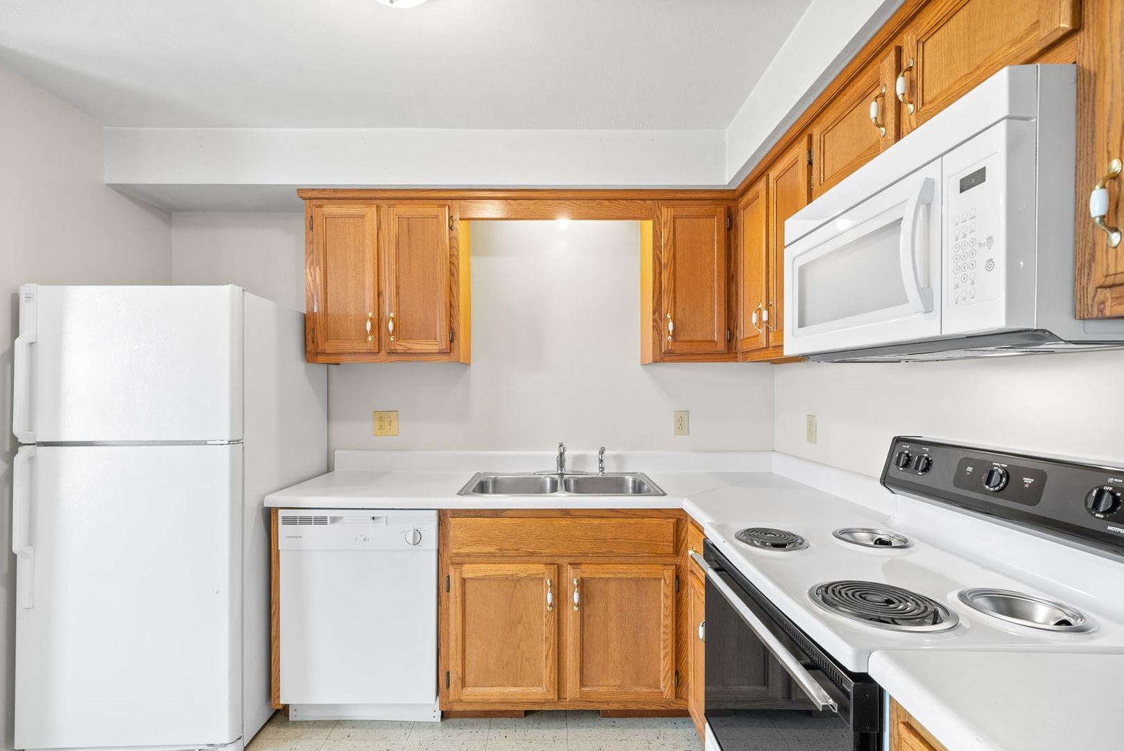 Clarksville Apartment: 630 Needmore Road