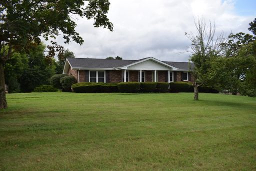 Situated in the heart of Sango, massive lot, and includes a fully finished & recently remodeled basement. – photo 1