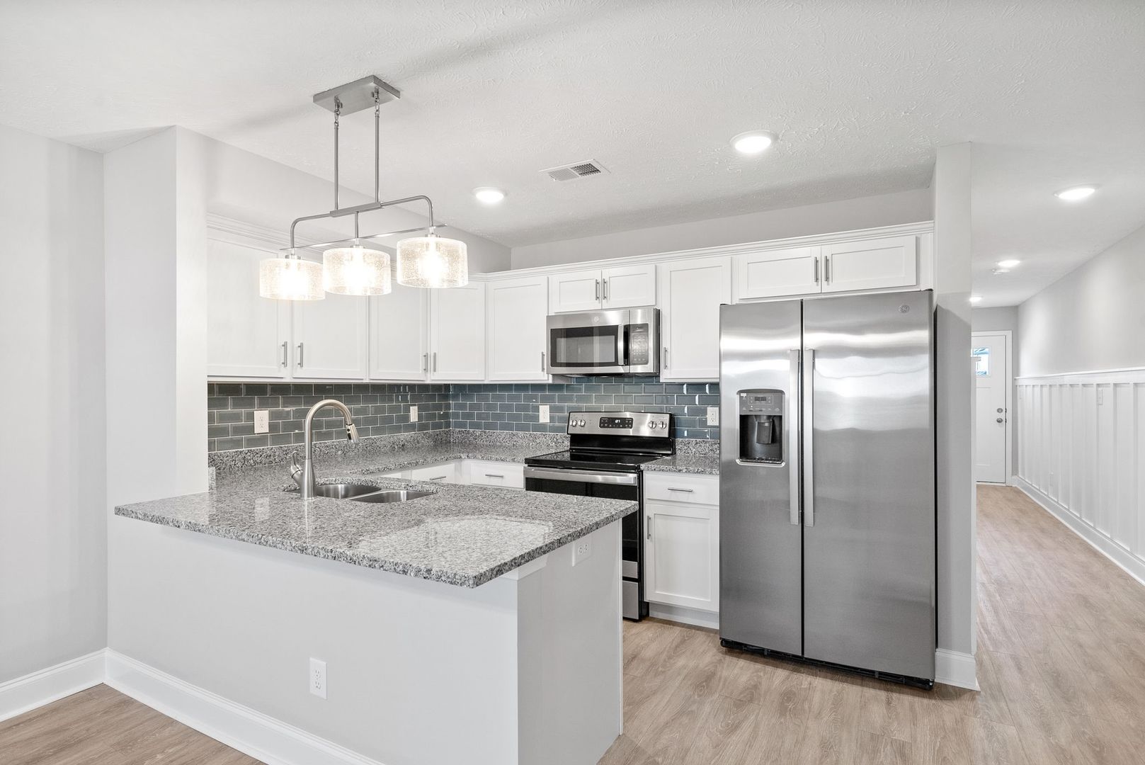 Clarksville House: 1000 Henry Place Blvd