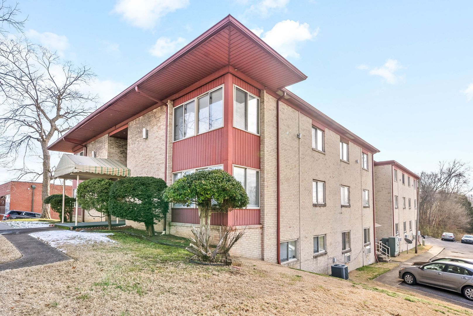 Clarksville Apartment: 612 Madison Street