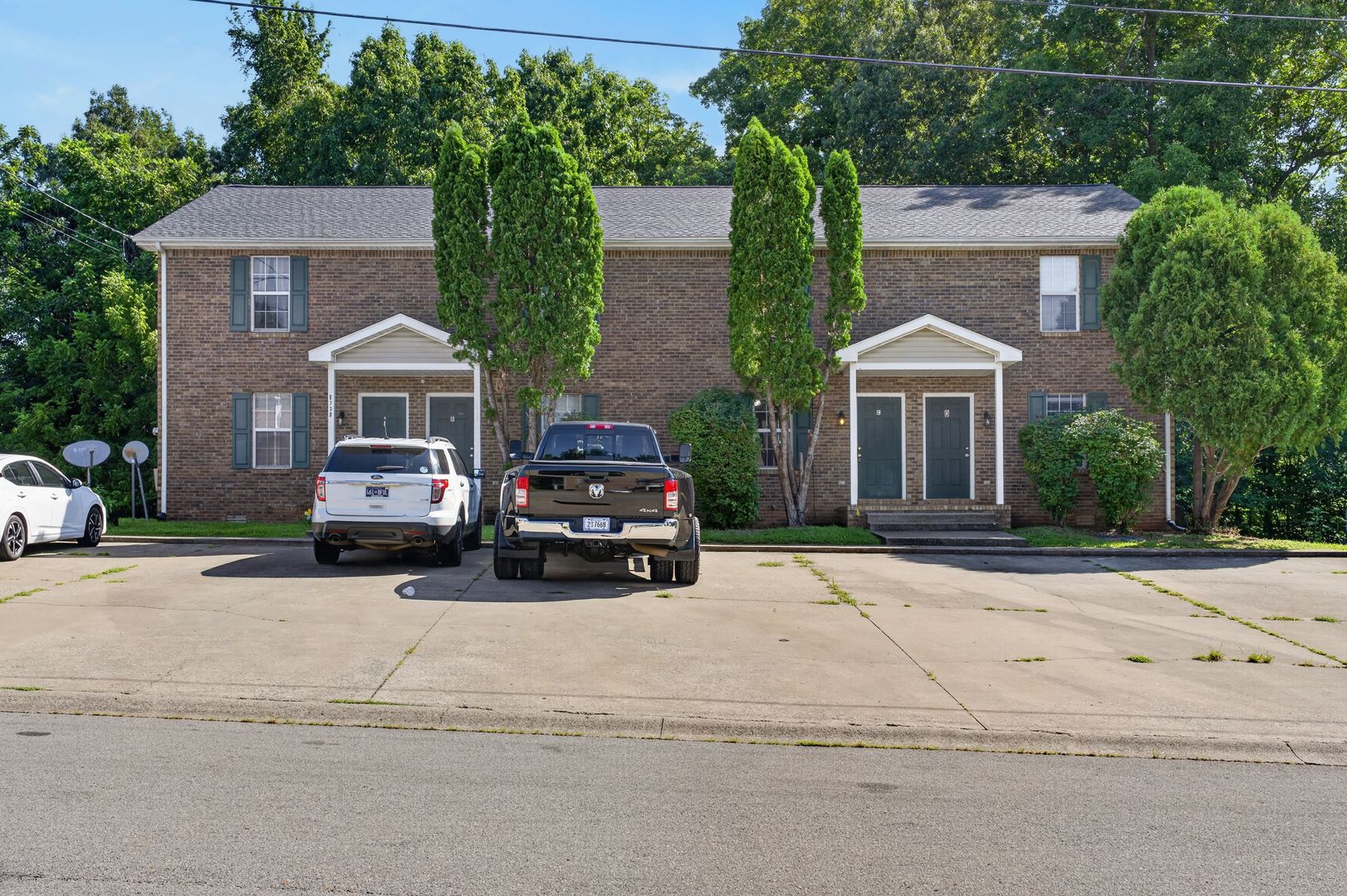 Clarksville Apartment: 1731 Baltimore Dr