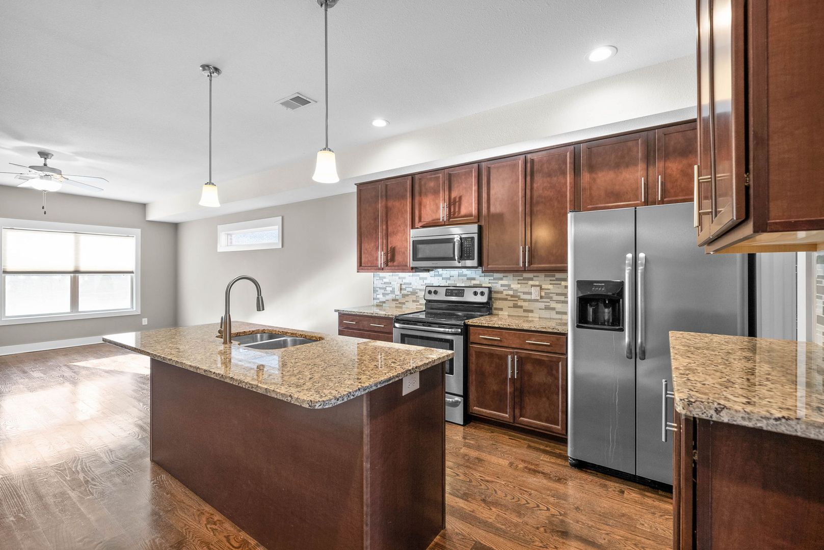 Clarksville House: 84 Promontory Lane