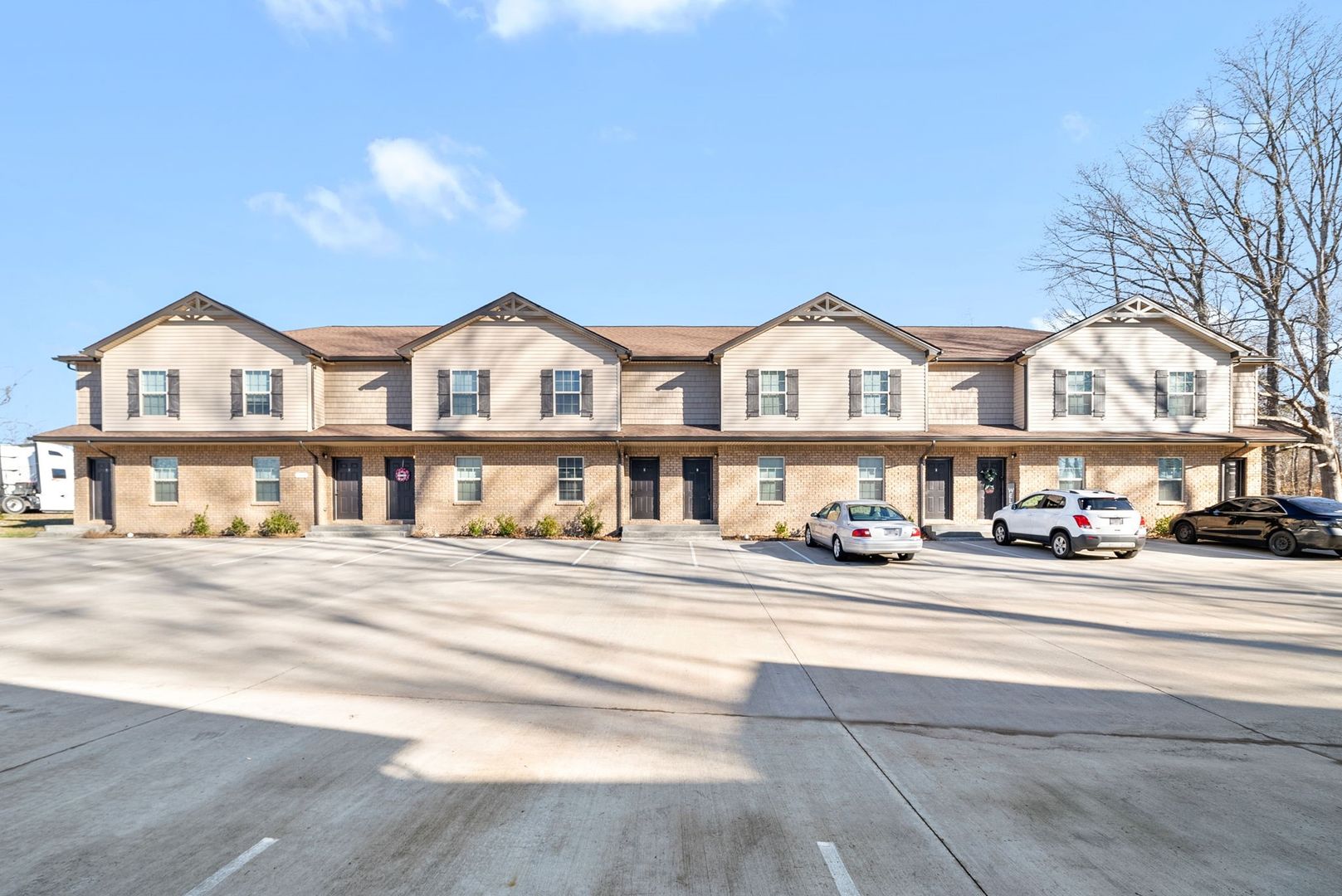 Clarksville Apartment: 235 Smithson Lane