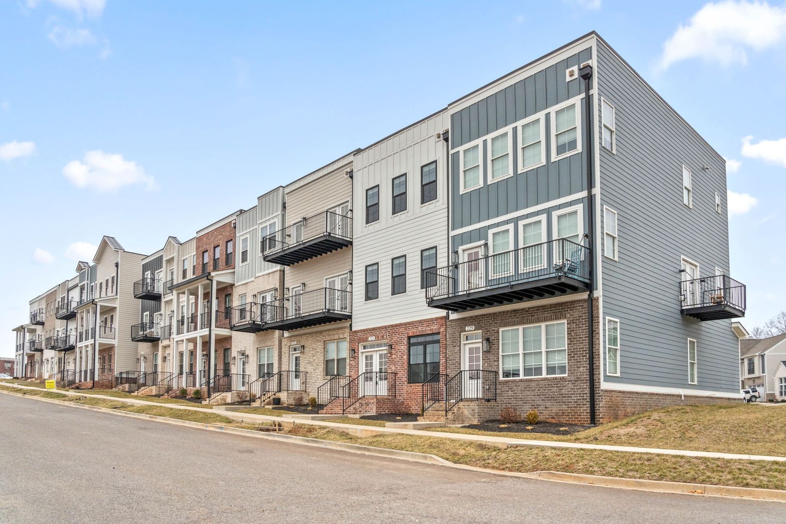 Pleasant View House: 225 Charleston Avenue