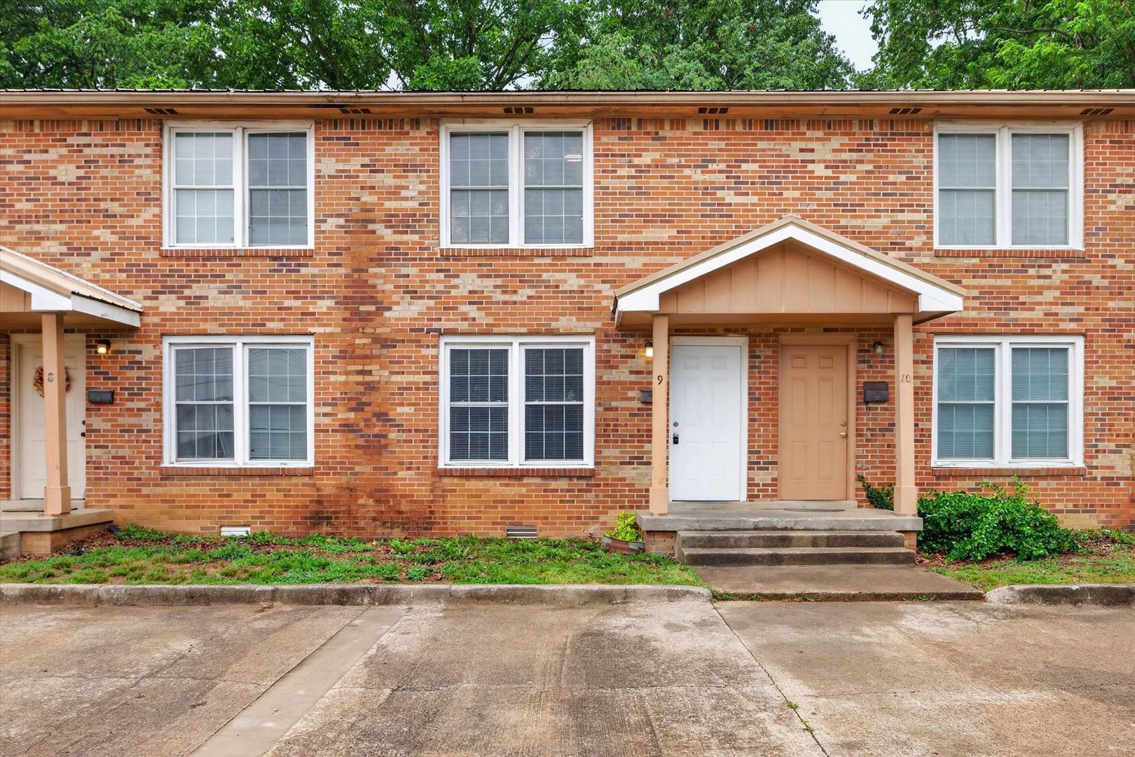 Clarksville Apartment: 140 Darlene Drive