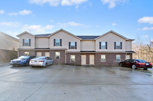 2 Bedroom Pet Friendly Townhome For Rent! – photo 1