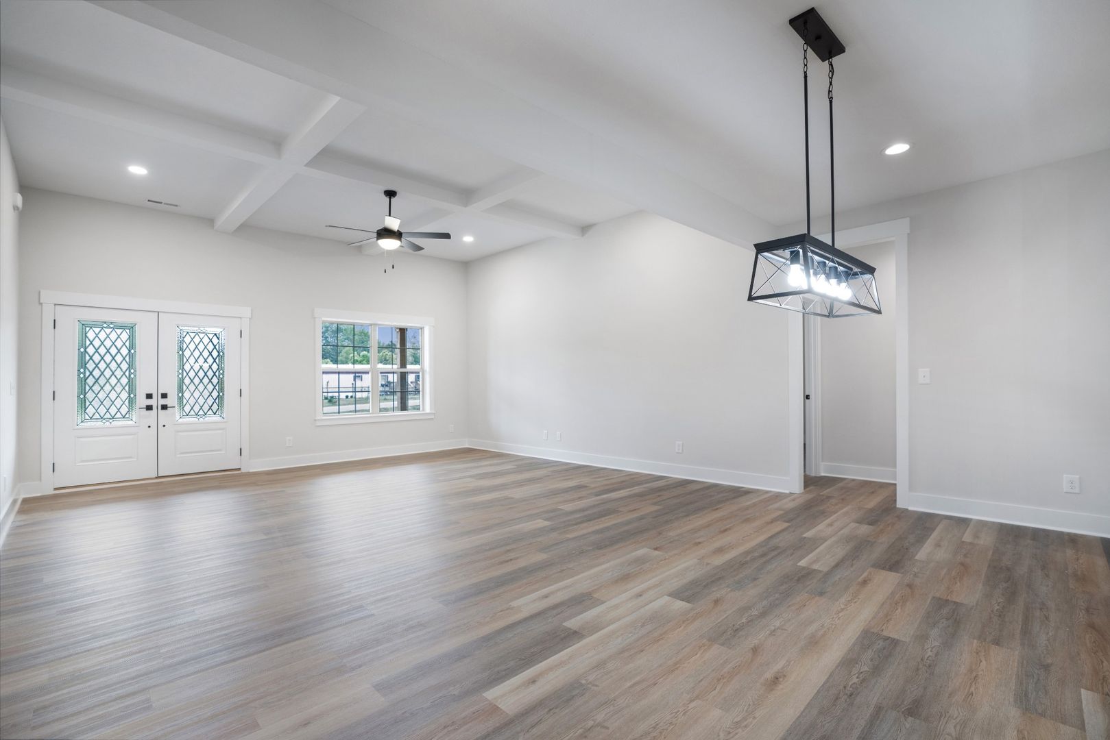 Woodlawn House: 2615 Cooper Creek Road