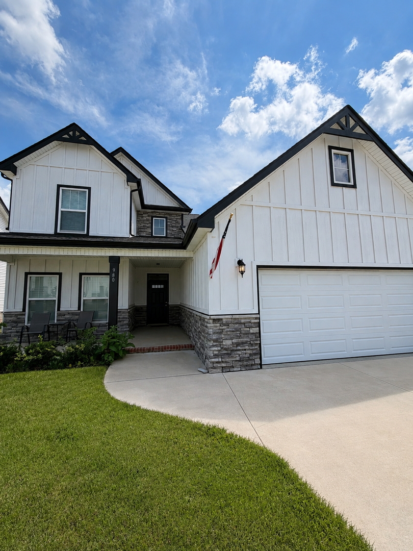 Clarksville House: 980 Princeton Dr.