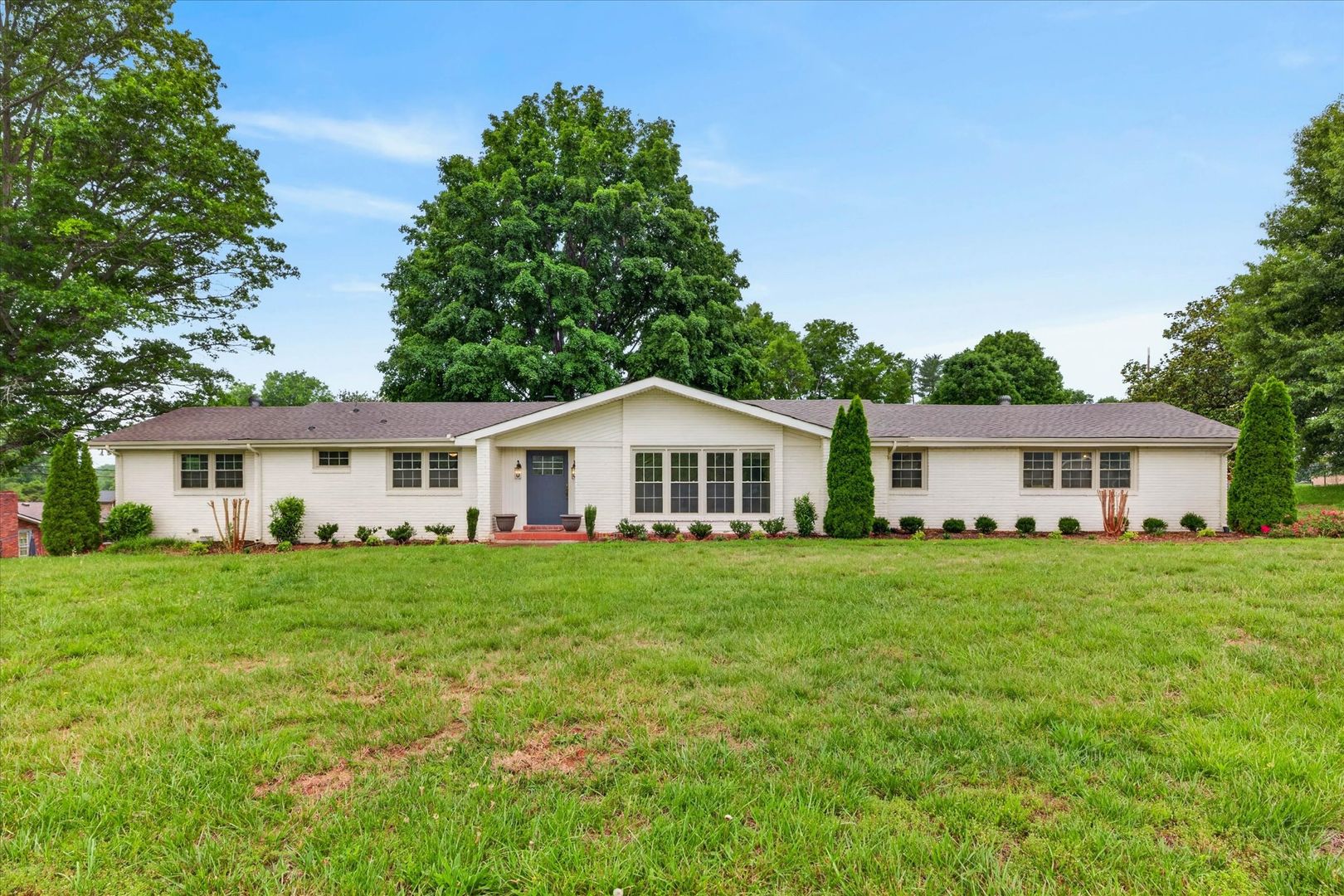 Clarksville House: 306 Locust Road